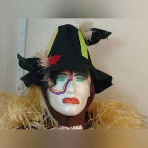 𝘚𝘤𝘢𝘳𝘦𝘤𝘳𝘰𝘸 𝘚𝘵𝘳𝘢𝘸𝘏𝘢𝘪𝘳 𝟗𝟎'𝒔 𝘕𝘰𝘷𝘦𝘭𝘵𝘺 𝘏𝘢𝘵